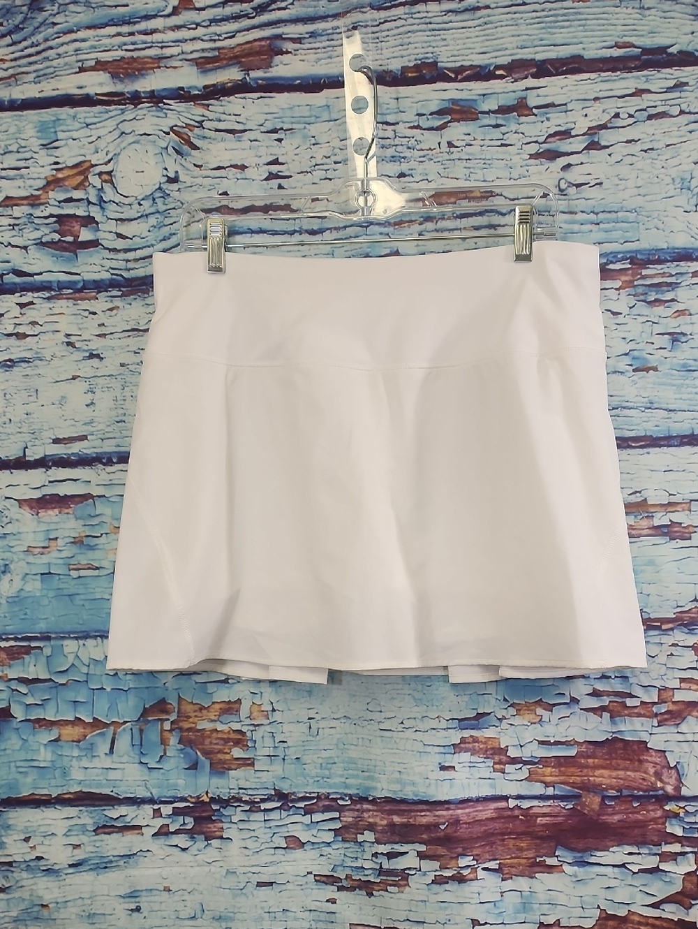 Mid-Rise Performance Skort - White